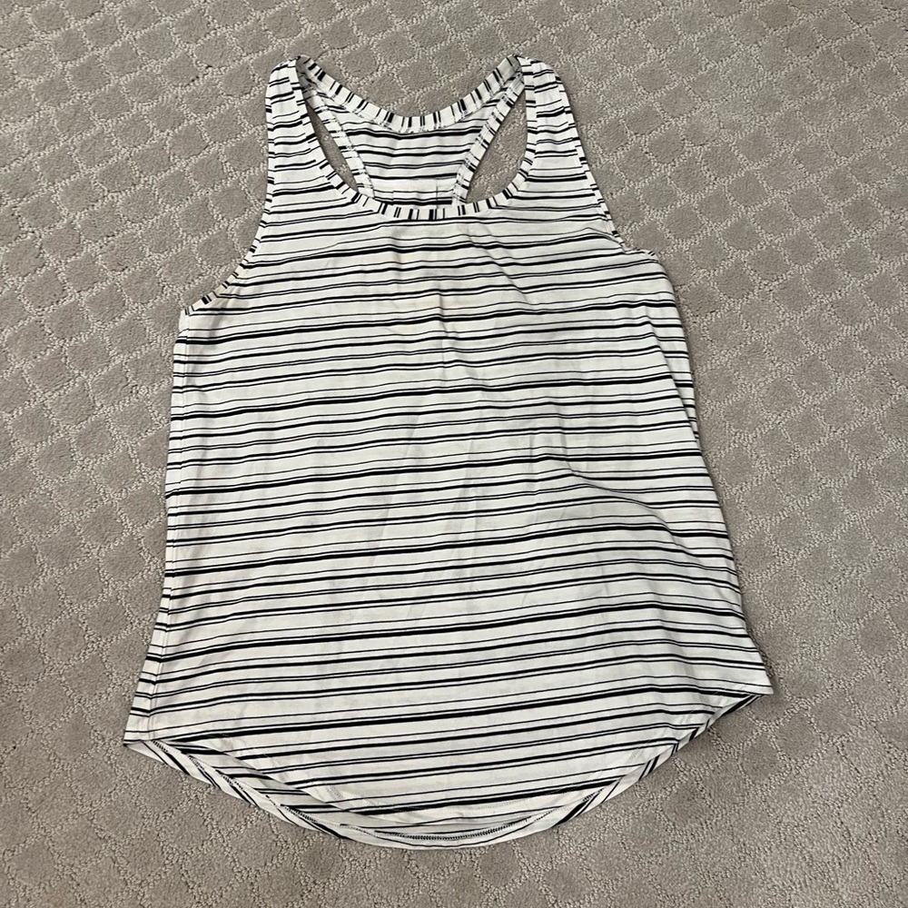 Lululemon tank top size 6